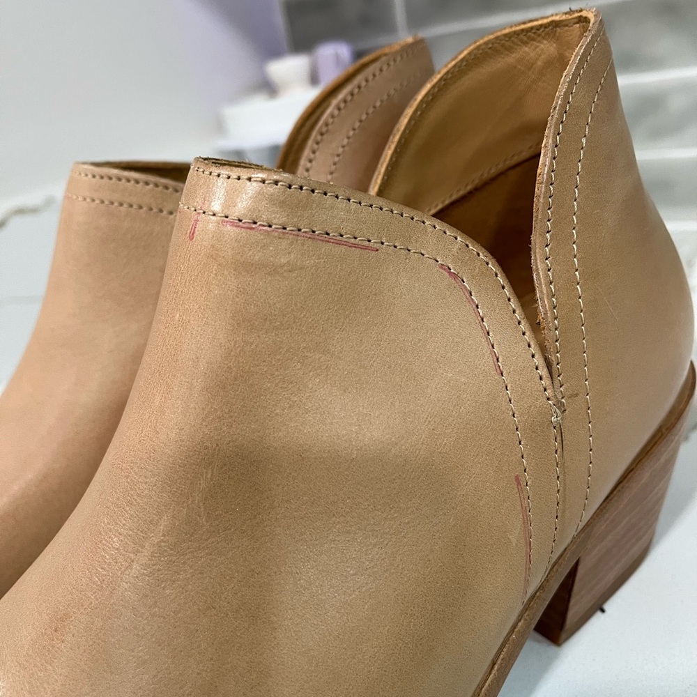 Nisolo Mia  Everyday Ankle Bootie. Women’s size 9 Color Almond. - Picture 10 of 13
